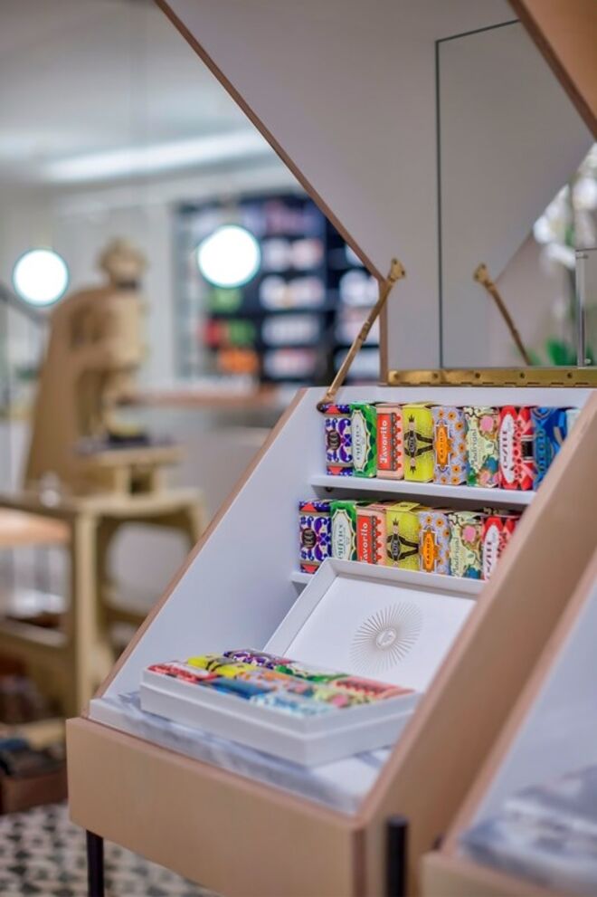 Claus Porto no número 22 da Rua das Flores, Porto