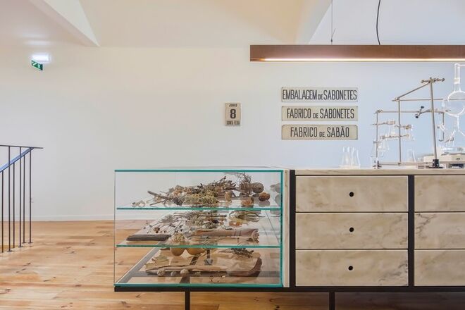 Claus Porto no número 22 da Rua das Flores, Porto