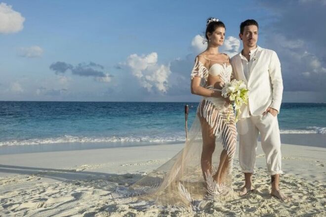 Isabeli Fontana com vestido de Água de Côco (2016) @Isabeli Fontana