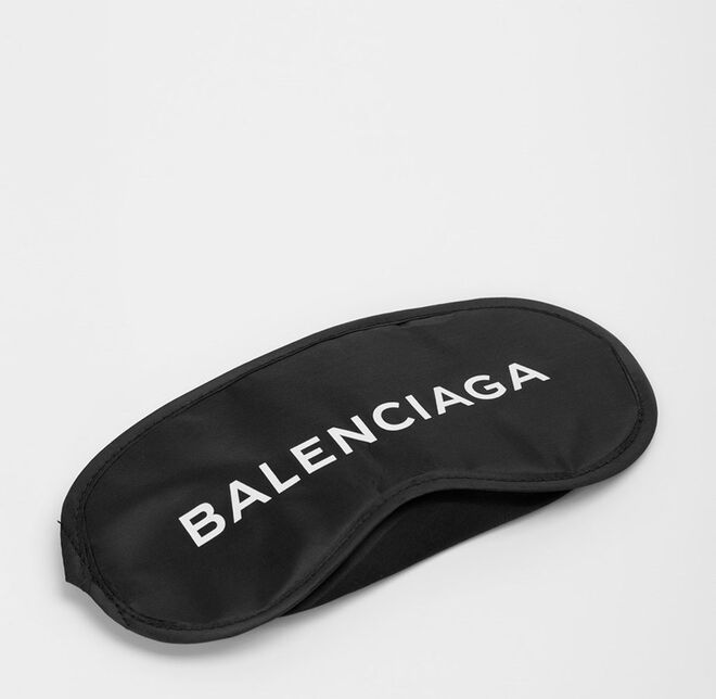 Máscara para dormir Balenciaga, €20 (Colette)