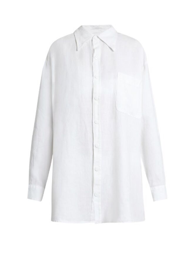 Camisa em linho, €255, Roxana Salehoun, em matchesfashion.com