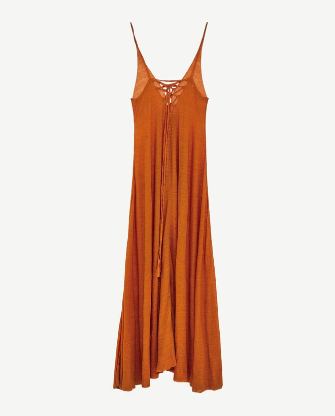 Vestido em linho, €39,95, Zara