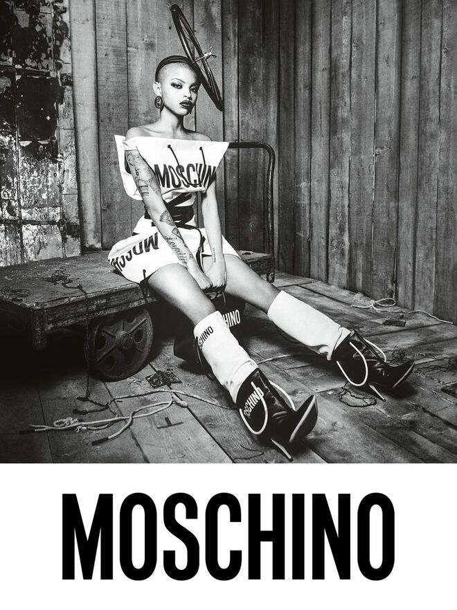 Moschino para outono/inverno 2017-2018 | © Steven Meisel