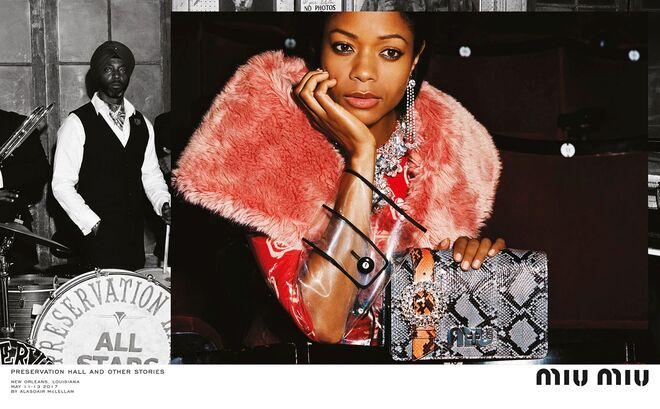 Naomie Harris, Kate Moss, sisters Adwoa and Kesewa Aboah, Jean Campbell, Eliza Cumming e Jasmine Daniels. Miu Miu para outono/inverno 2017-2018 | © Alasdair McLellan