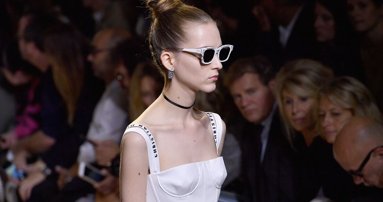 O coque alto Christian Dior - Paris Fashion Week Spring/Summer 2017