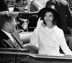 25 anos sem Jackie Kennedy Onassis em 10 lições de estilo