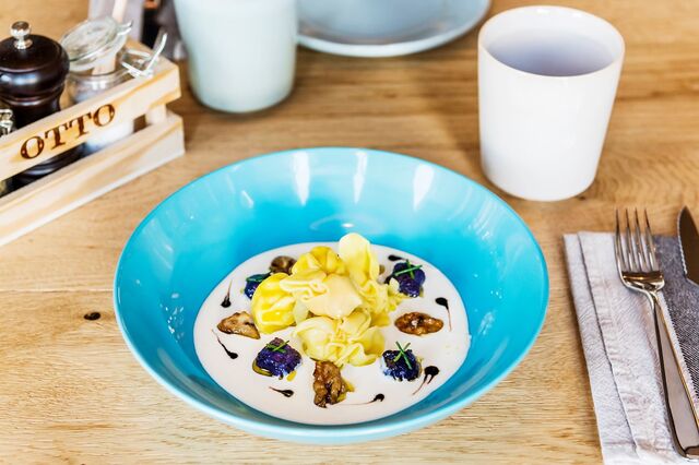 OTTO, chef Melanie Kidds Immig | Fogottini recheado com pêra em calda de queijo taleggio, €12,50
