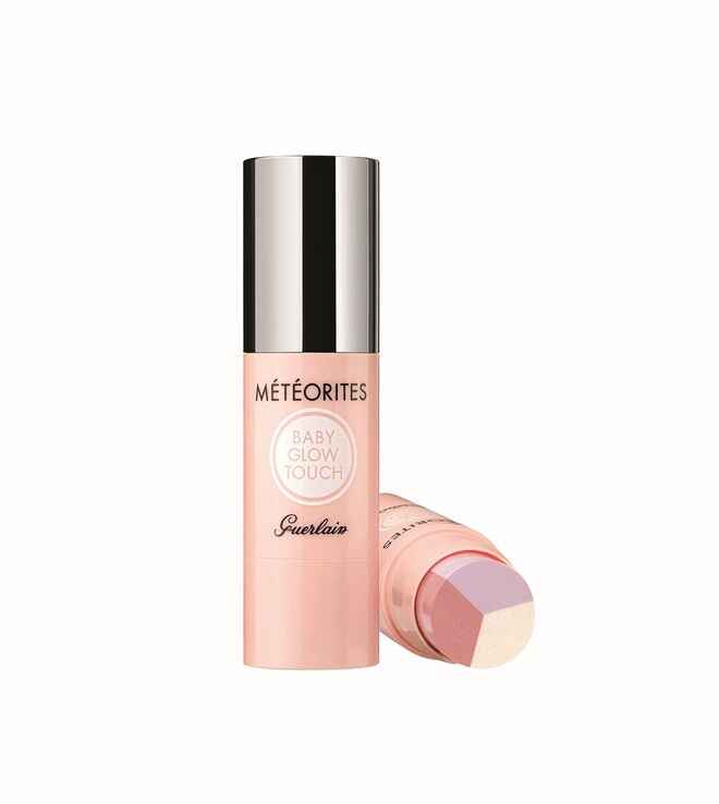 Blush em stick iluminador – Météorites Baby Glow Touch, €41, Guerlain