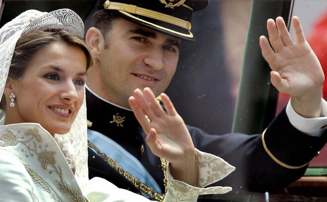 A princesa Letizia com a tiara Prussiana no dia do seu casamento, em 2004.