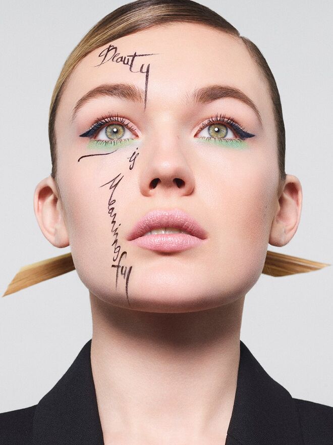 A caligrafia e a arte da maquilhagem