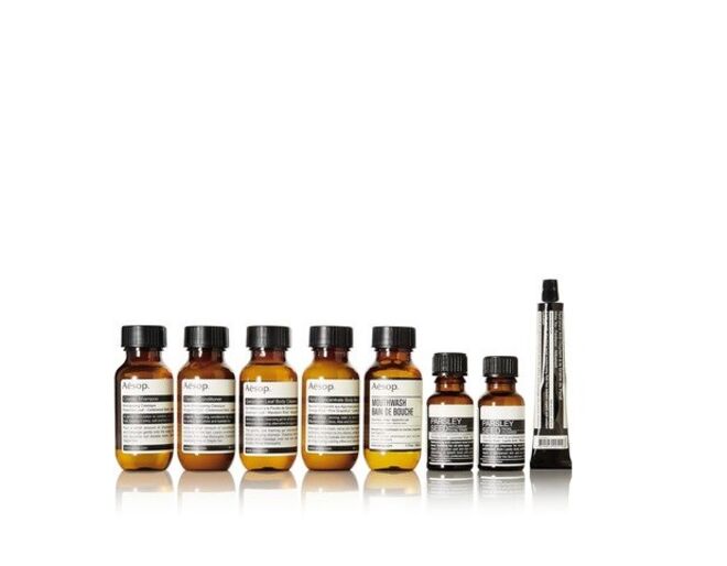 London Kit, €65, Aesop em Net-a-Porter.com
