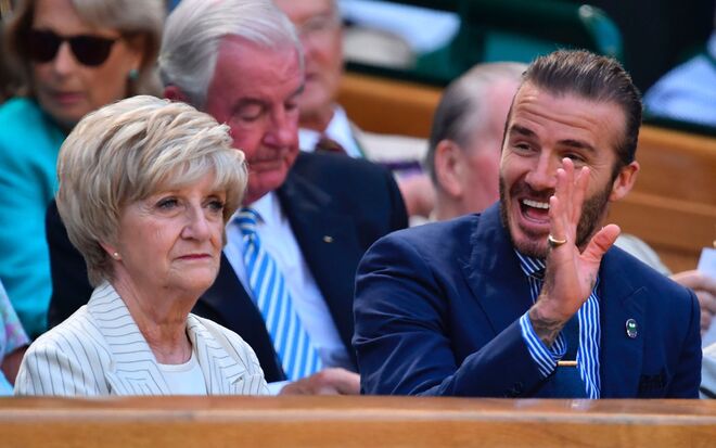 David Beckham com a mãe