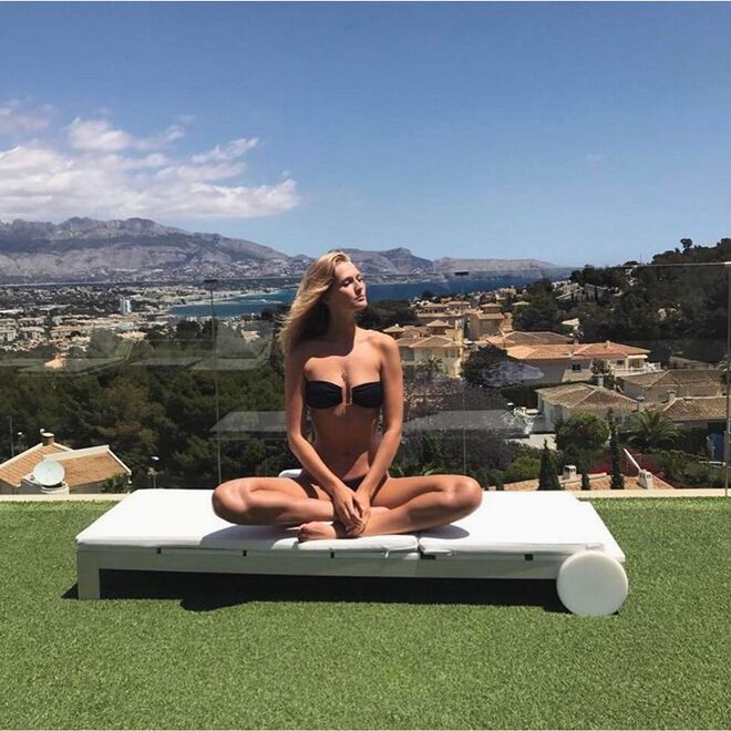 Toni Garrn, na Costa Branca (África)