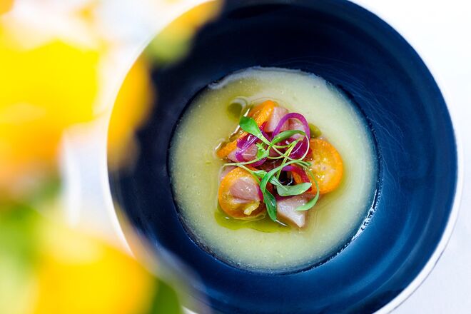 Restaurante Rabelo do Vintage House Hotel | Entrada de Lírio, Kumquarts e Milho Doce