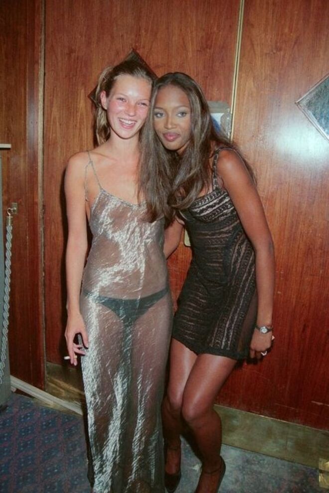 Kate Moss e Naomi Campbell numa Festa da Elite Look Agency em 1993