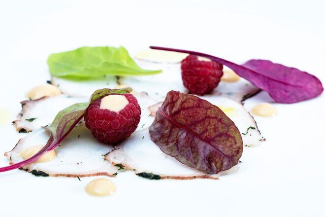 Rossio Restaurante Bar Terraço, chef João Correia | Carpaccio de polvo com salada de acelgas e emulsão de framboesa, €10