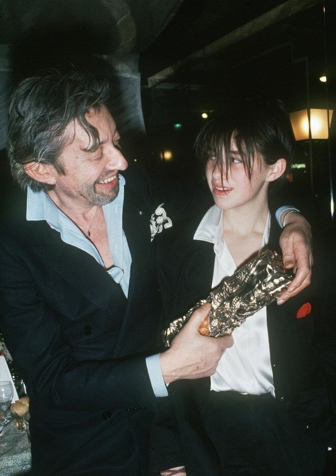 Charlotte com Serge Gainsbourg na cerimónia dos César, em Paris 1986