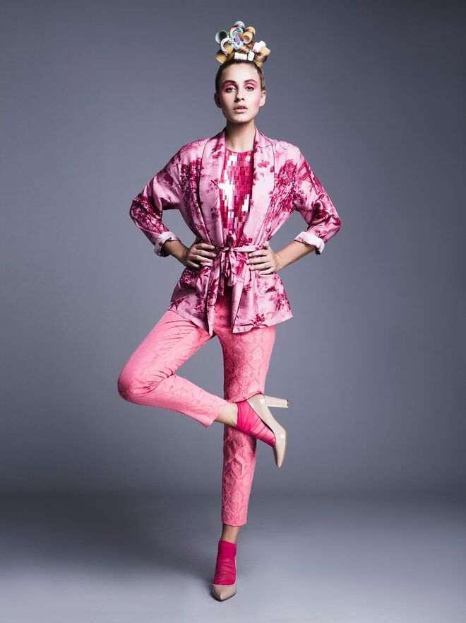 Candy | Stylist: Rita Carvalho - Érica Matos, Face Models | Casaco, Calças, Meias e Sapatos, tudo da produção Camisola, DKNY na Du Chic à Vendre