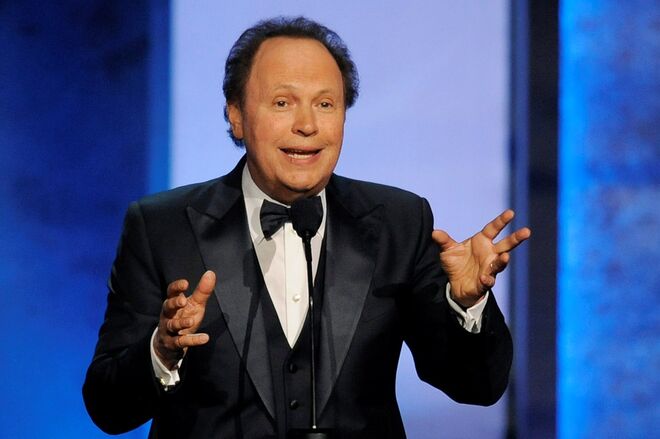 Billy Crystal tem uma neta e, mal soube que a filha estava grávida, escreveu o livro 'I Already Know I Love You'