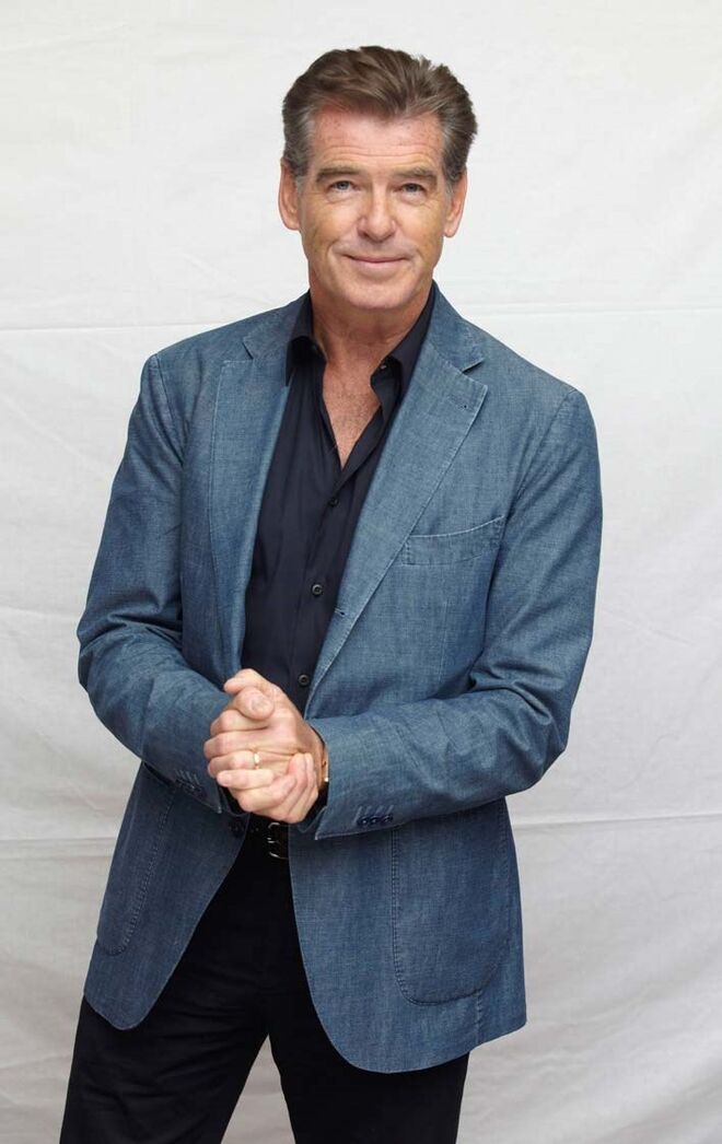 Pierce Brosnan foi avô pela primeira vez em 1998