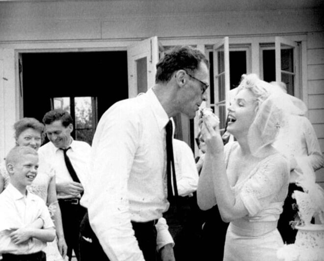 Marilyn Monroe (1956) | Casamento com o escritor Arthur Miller.