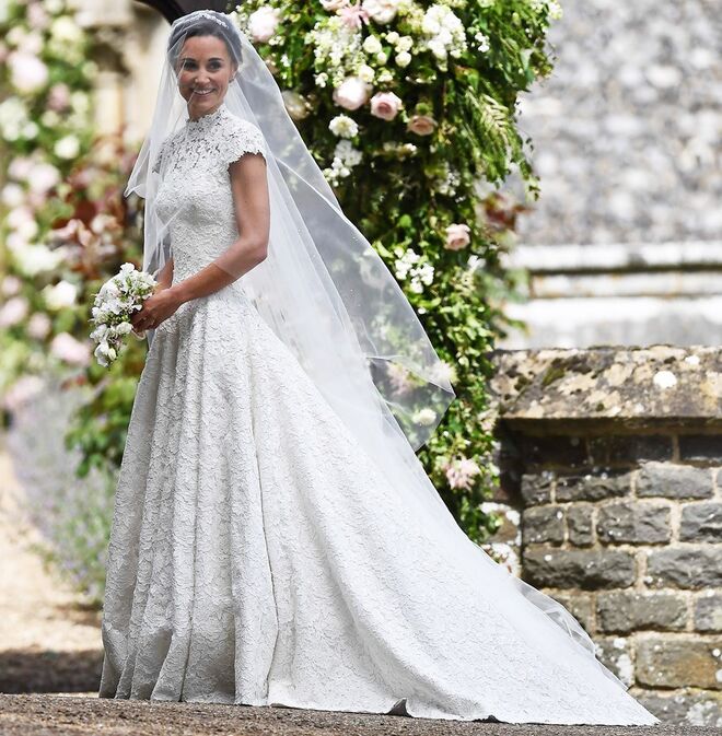 Pippa Middleton (2017) | Casamento com James Matthews. Vestido de Giles Deacon.