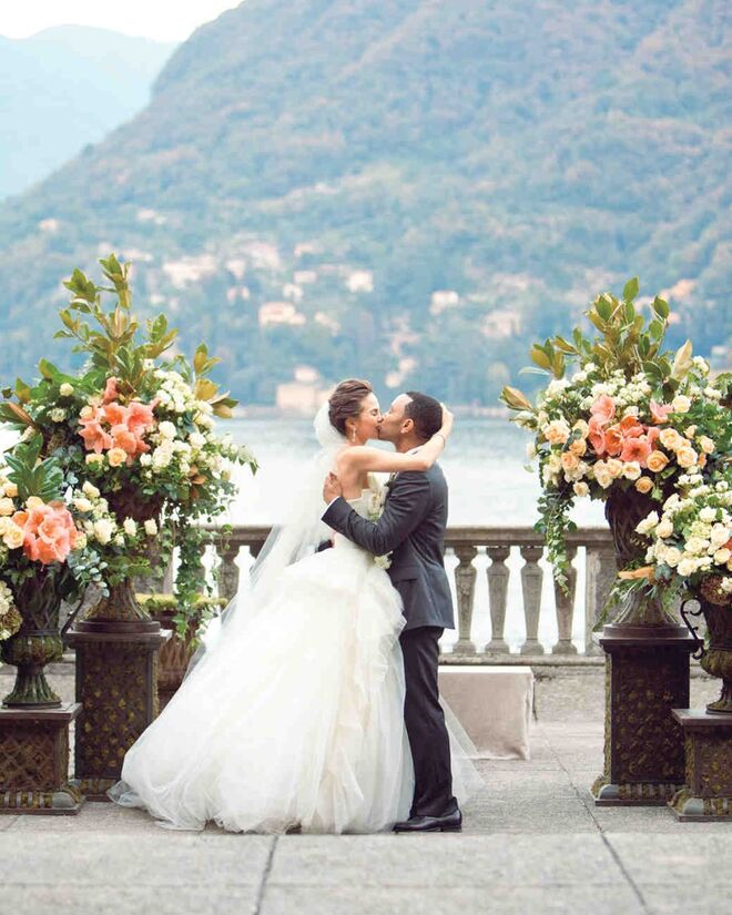 Chrissy Teigen (2013) | Casamento com John Legend no Lago de Como.