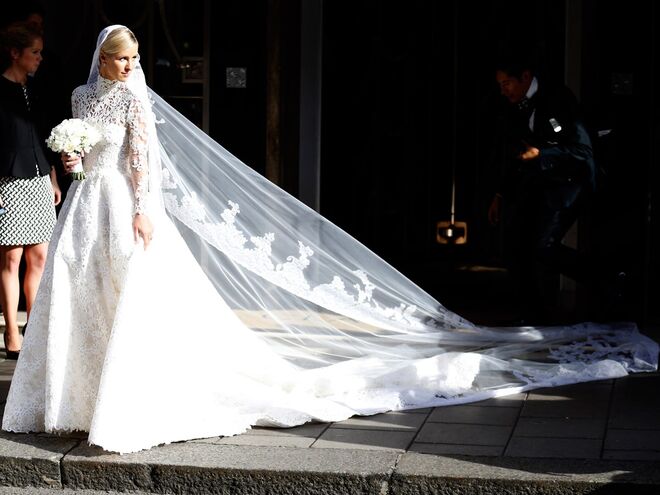 Nicky Hilton (2015) | Casamento com James Rothschild.Vestido Valentino.