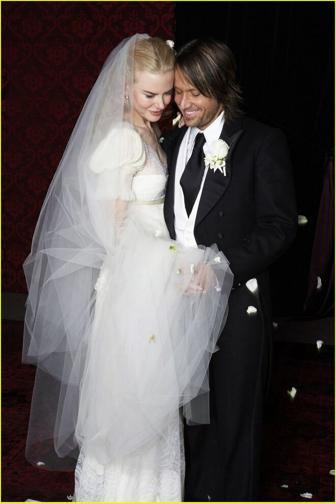 Nicole Kidman (2006) | Casamento com Keith Urban. Vestido de Balenciaga.
