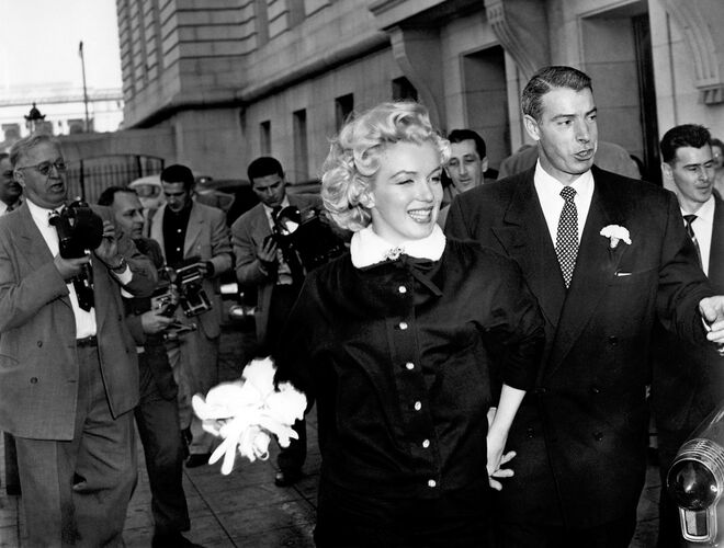 Marilyn Monroe (1954) | Casamento com o jogador de baseball Joe DiMaggio.
