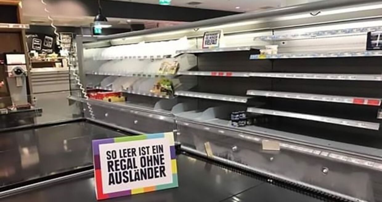 Prateleiras vazias no supermercado Edeka, em Hamburgo