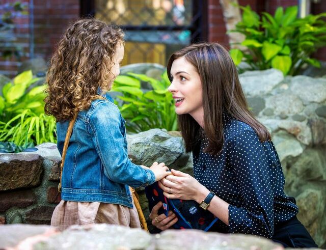 Sempre que possível, reutilizar os manuais escolares entre irmãos. Também existe a hipótese de trocar livros recorrendo a bancos de recolha e partilha gratuita ou comprando manuais em segunda mão. Existem sites como o Custo Justo, OLX, Segunda-mao.net, Grande Mercado, Manuais Escolares Usados – Trocas ou o Troika de Livros.