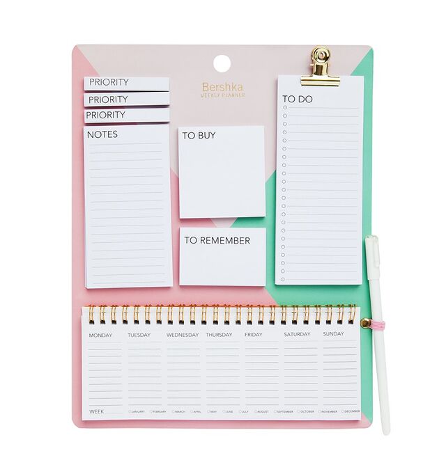 Bloco de notas, €7,99, Bershka