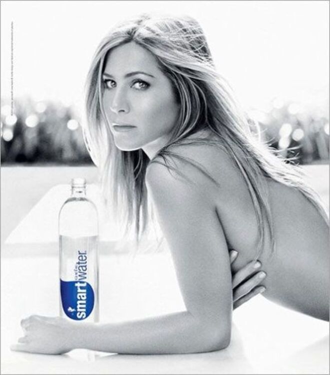 Jennifer Aniston, para a Smart Water (2011)
