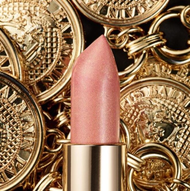 Doutzen Kroes é o rosto da colaboração da L’Oréal Paris com a Balmain