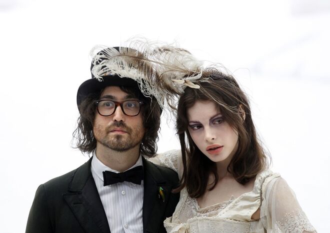 Sean Lennon e Charlotte Kemp Muhl | O filho de John Lennon ainda hoje mantém uma relação com a modelo. 