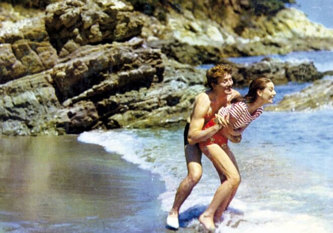 CAMINHO PARA DOIS (1967) | Audrey Hepburn e Albert Finney num casamento feliz que passa por alguns dos mais maravilhosos lugares da Europa.
