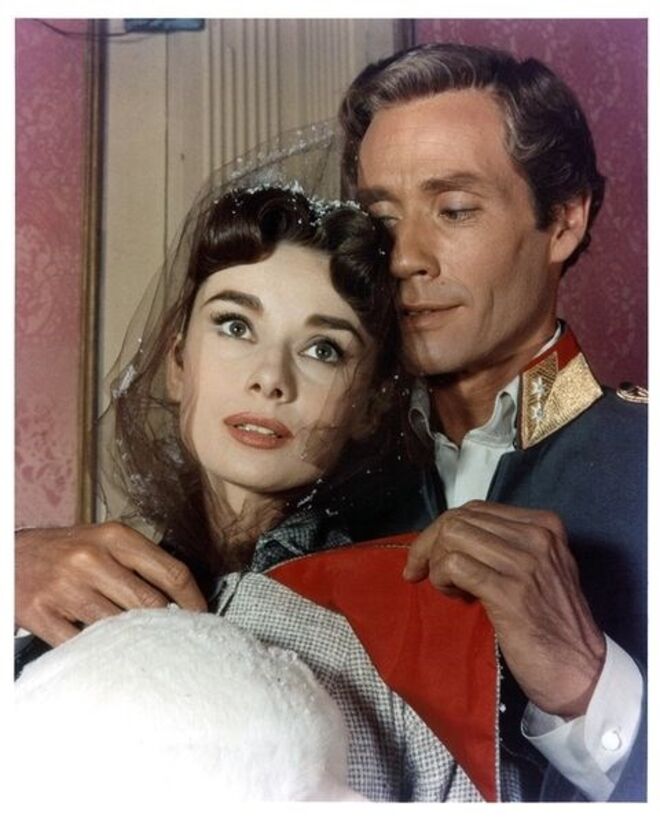 AUDREY HEPBURN E MEL FERRER | Ferrer foi o primeiro marido de Hepburn, ainda em1954. Quando se divorciaram surgiram rumores de que a atriz estaria a ter um affair com Albert Finney. 