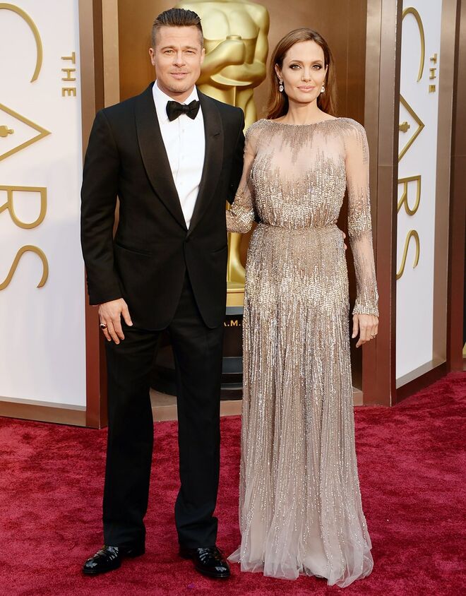 BRAD PITT E ANGELINA JOLIE | Casaram em agosto de 2014, mas estavam juntos desde 2004, ano em que se conheceram nas gravações do filme Mr. & Mrs. Smith. Têm três filhos biológicos e três adotivos. Anunciaram a separação em 2016, mas só em novembro de 2018 chegaram a acordo quanto à custódia dos filhos.