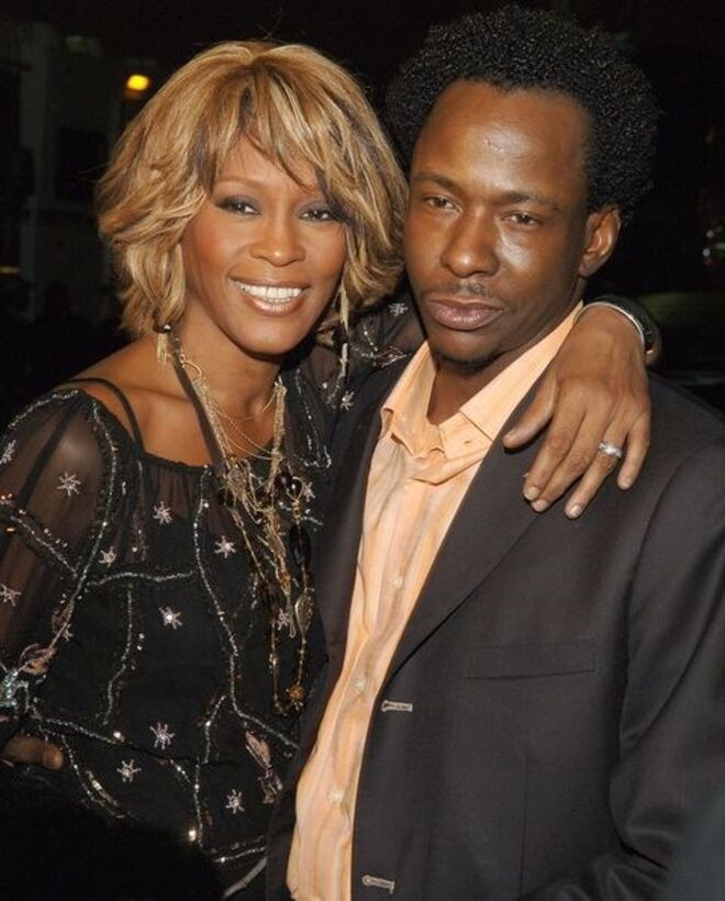 WHITNEY HOUSTON E BOBBY BROWN | Um casamento condenado ao divórcio, com muitos problemas pelo meio. O divórcio deu-se em 2007.