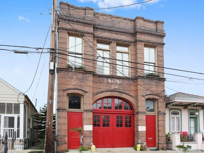 QUARTEL DE BOMBEIROS | Em Nova Orleães, nos Estados Unidos. Quartel histórico, renovado, com 7 quartos e 7 casas de banho. €971/noite