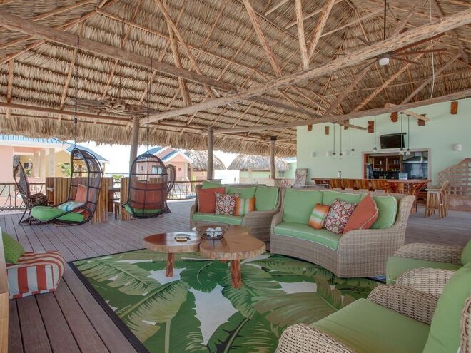 ILHA DESERTA | Em Belize, nas Caraíbas. Tem 5 quartos, 6 casas de banho e uma piscina. €1668/noite