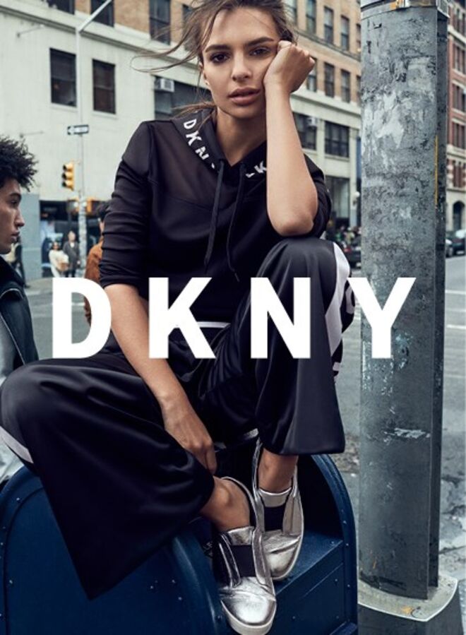  OnlyInDKNY: Emily Ratajkowski na campanha DKNY para o inverno 2017