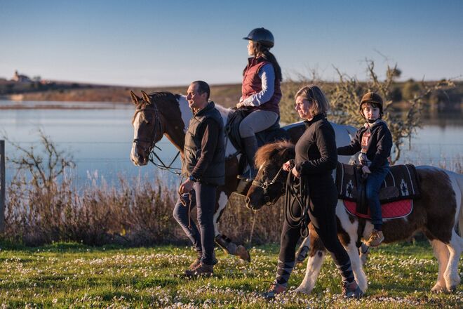Vila Galé Clube de Campo: Noite em quarto standard duplo a partir de €65/noite por pessoa.
