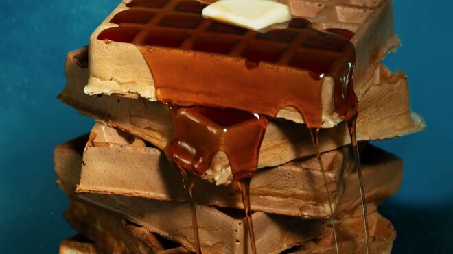 E se Michael Bay fizesse Waffles?