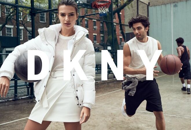 Emily Ratajkowski. DKNY para outono/inverno 2017-2018 | © Sebastian Faena