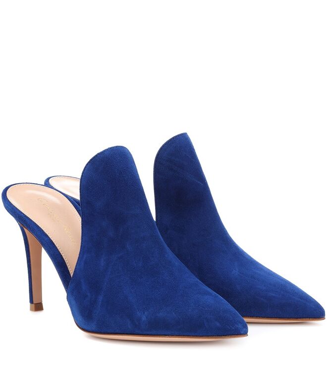 Sapatos, €590, Gianvito Rossi, em mytheresa.com