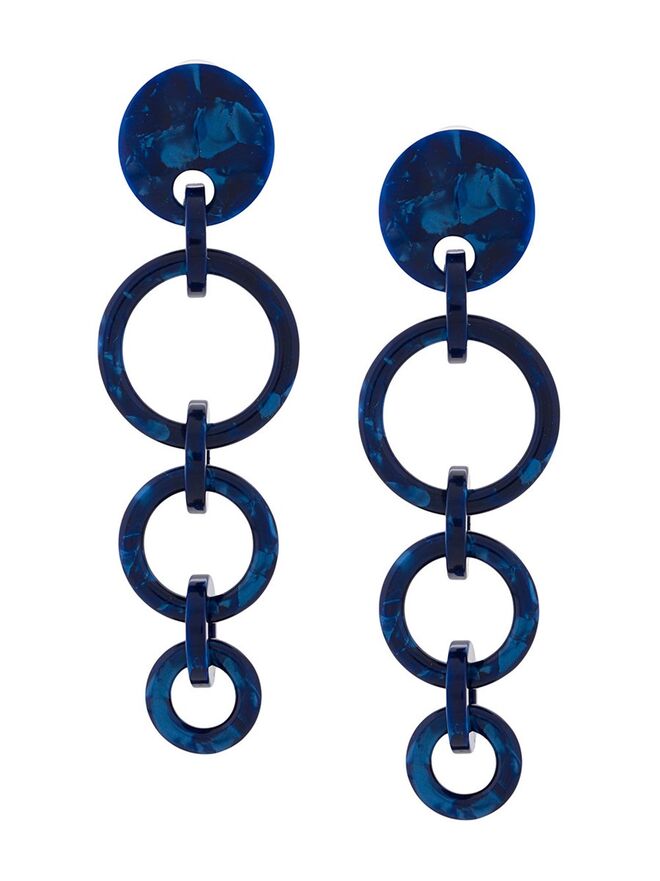 Brincos, €307, Lele Sadoughi, em farfetch.com