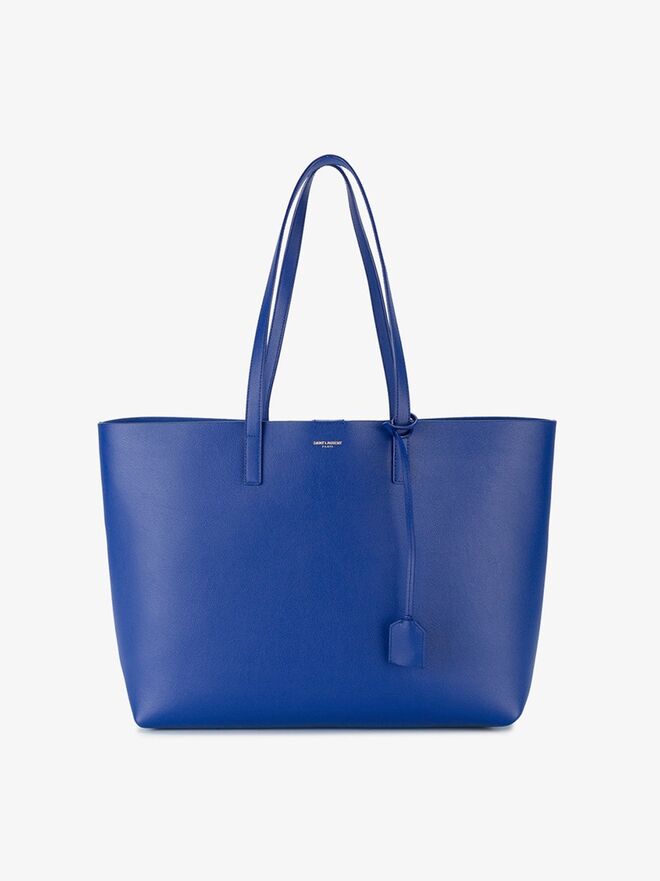 Carteira, €750, Saint Laurent, em brownsfashion.com