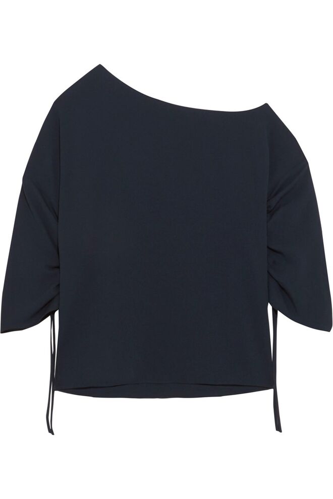 Camisola, €490, Tibi, em net-a-porter.com